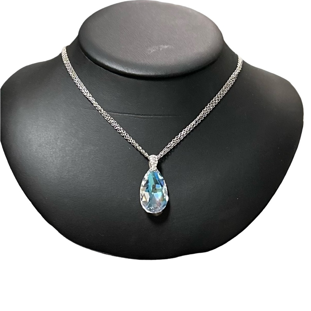 Teardrop Pendant Necklace